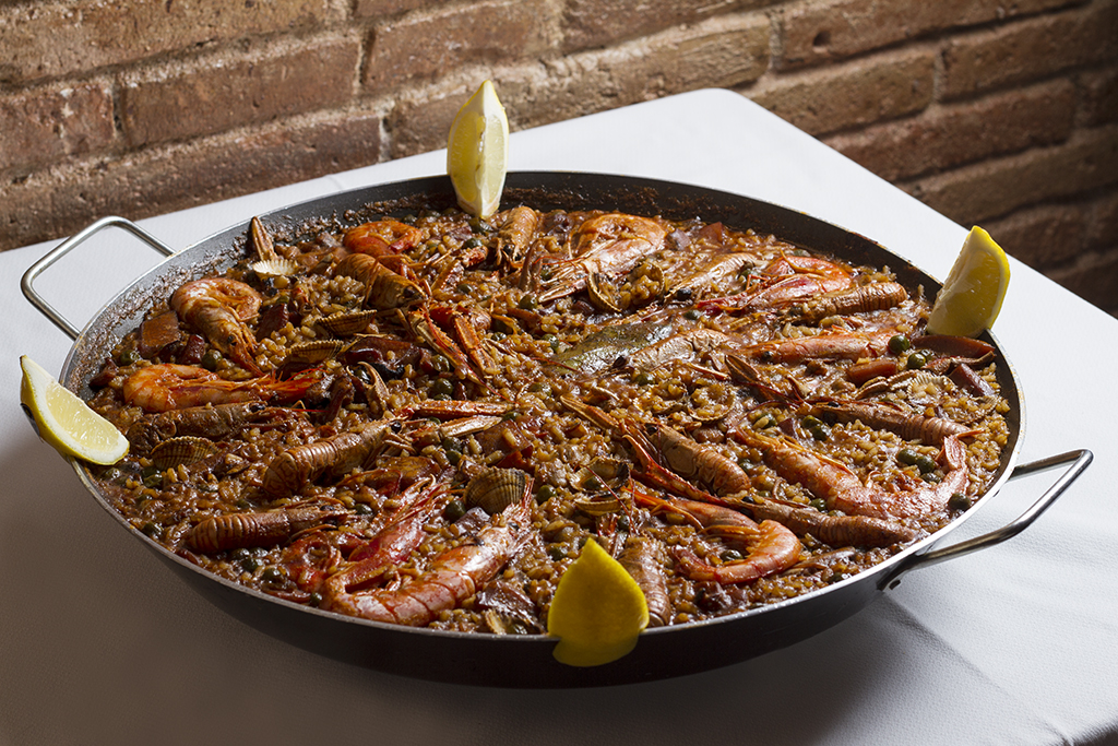 paella de marisco del restaurante carmen en Barcelona